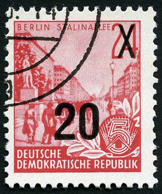 Alemanha Oriental - 1954 - Funfjahresplan Aufdruck - Berlin Stalinallee - 20Pf