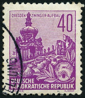 Alemanha Oriental - 1955 - Funfjahresplan - Dresden Zwinger - 40Pf