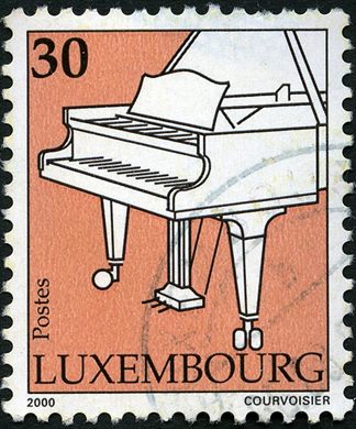 Luxemburgo - 2000 - Instrumentos Musicais - Piano - 30F