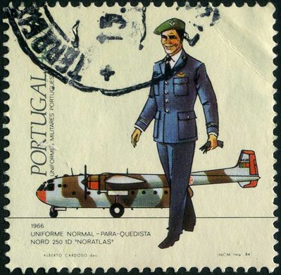 Portugal - 1984 - Uniformes Militares Aviacao Para Quedista Noratlas - 40Esc