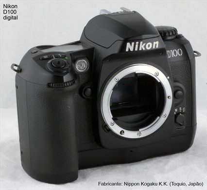 Nikon D100 black