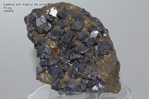 Galena em matriz de Pirite n0068
