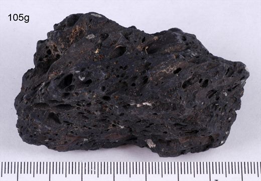 Pedra vulcanica preta - Portugal Acores Ilha S. Miguel - 105g