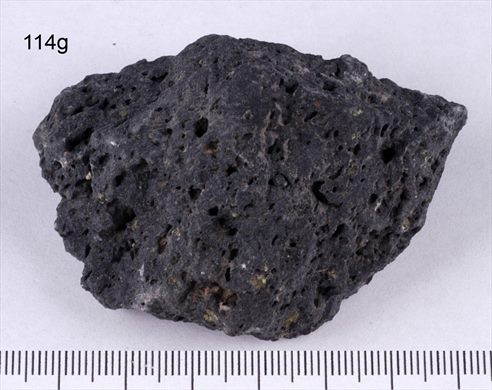 Pedra vulcanica preta - Portugal Acores Ilha S. Miguel - 114g