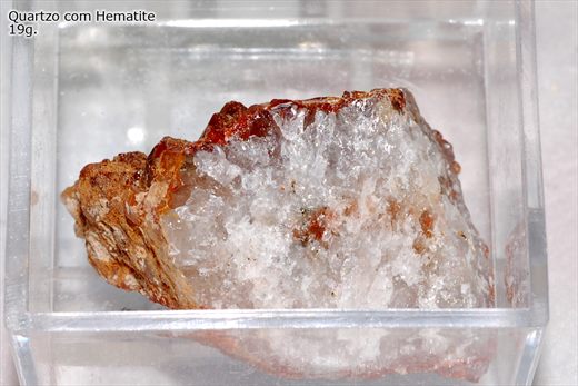 Quartzo com hematite