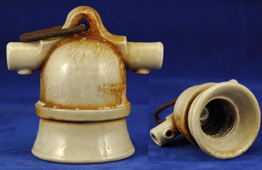 Casquilho de porcelana suspenso com alca e ligacoes laterais