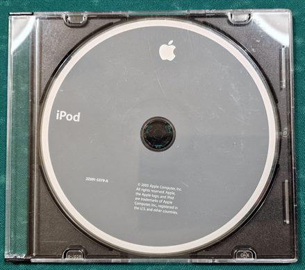 Apple iPod CD 2Z691-5379-A