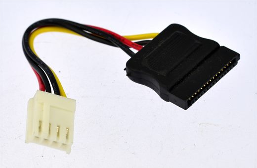 Cabo adaptador Molex para SATA