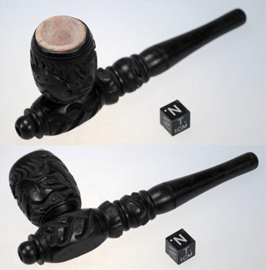 Cachimbo de madeira entalhada com forro de pedra