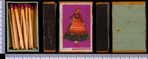 Trajes Tipicos Portugueses - Nacionais (SNF-Lisboa) roxo04