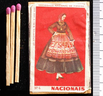 Trajes Tipicos Portugueses - Nacionais (SNF-Lisboa) verm04