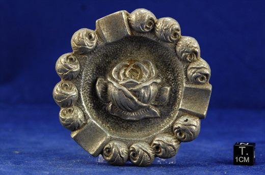 Cinzeiro circular em aluminio - Rosas