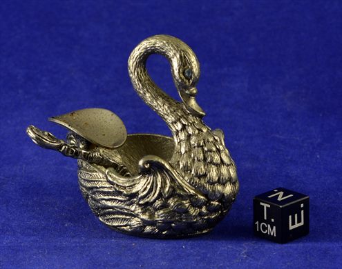 Cinzeiro em forma de cisne