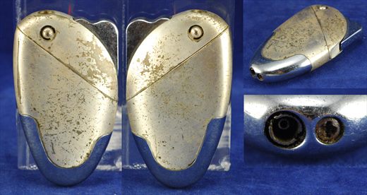 Isqueiro prateado de formato oval