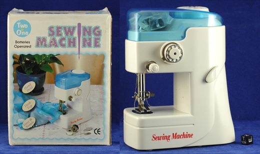 Two in One - Mini Maquina de Costura