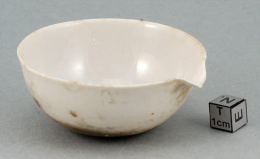 Cadinho de porcelana