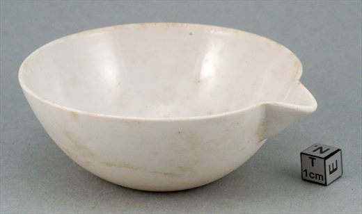 Cadinho de porcelana