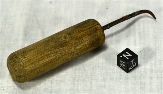 Furador de costura