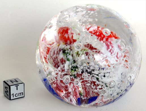 Esfera de vidro com motivo abstrato - branco-azul-vermelho-bolhas