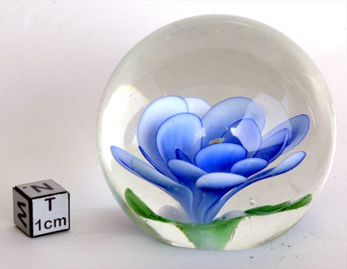Esfera de vidro com motivo flor - azul-branco-verde