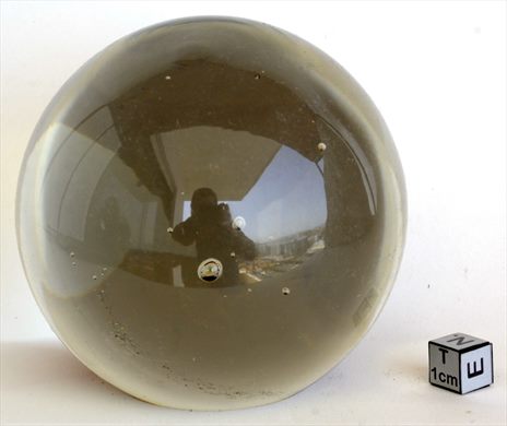 Esfera de vidro fumado e bolhas