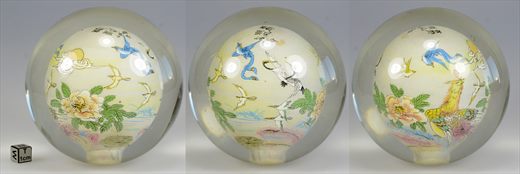 Esfera de vidro pintada por dentro