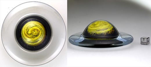 Semi esfera de vidro amarelo-castanho