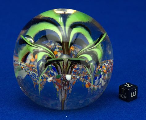 Esfera de vidro com motivo abstracto (verde-preto)