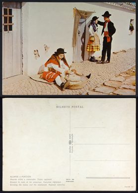 Portugal, Algarve, Moendo milho e namorados, Trajes regionais 110-VM-101 Edicoes Ambar