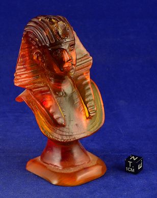 Busto de farao egipcio com nemes