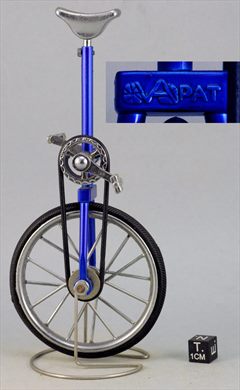 Monociclo azul