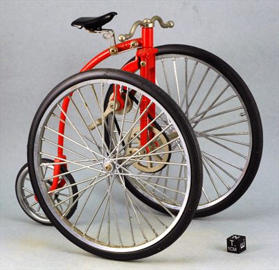 Triciclo vermelho