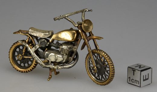 Moto em prata feita a mao (Venezuela)